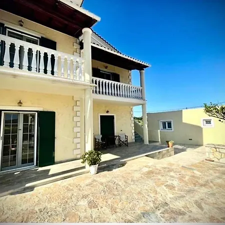 Apartment Villamaria Makrades